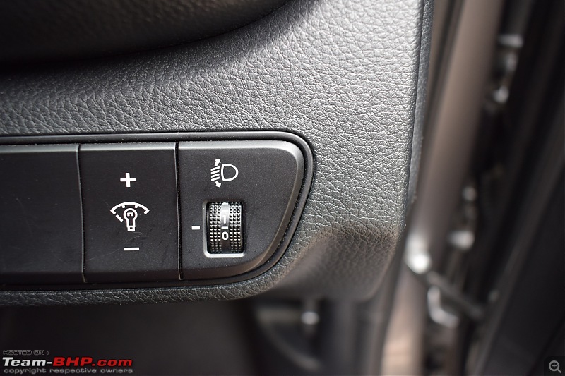 Ownership Review - My Kia Seltos HTK+ 1.5L Petrol 6MT-headlight-adjust-button-dsc_0157.jpg