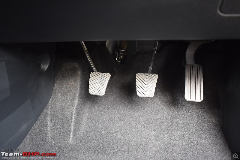 Ownership Review - My Kia Seltos HTK+ 1.5L Petrol 6MT-pedals-dsc_0170.jpg