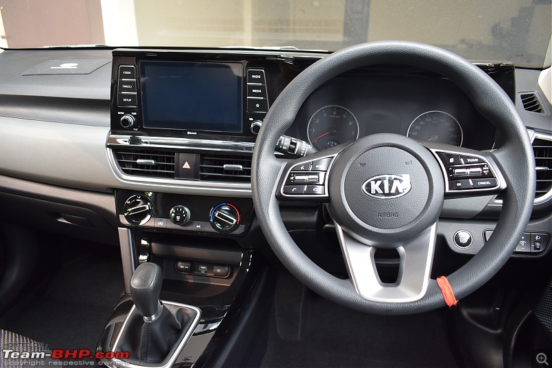 Ownership Review - My Kia Seltos HTK+ 1.5L Petrol 6MT-steering-wheel-centre-console-dsc_0225.jpg