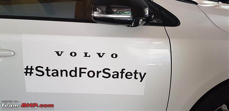 Living with a Volvo V40 Cross Country-v40-stand-safety.jpg