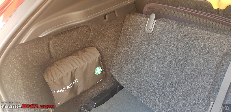 Living with a Volvo V40 Cross Country-v40-boot-first-aid-kit.jpg