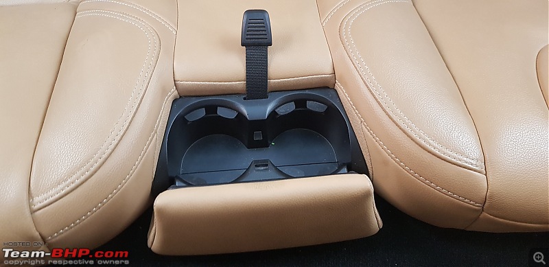 Living with a Volvo V40 Cross Country-v40-rear-seat-cup-holders.jpg