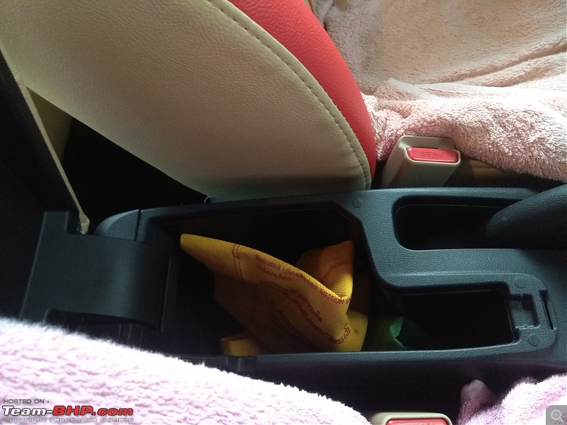 The Magic Carpet - My Honda Jazz Petrol CVT (Automatic)-pic-16-armrest-open.jpg