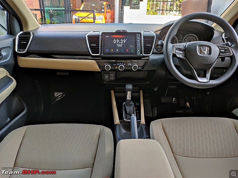 Athena | My 5th-Gen Honda City Review-0.01-centre-console.jpg