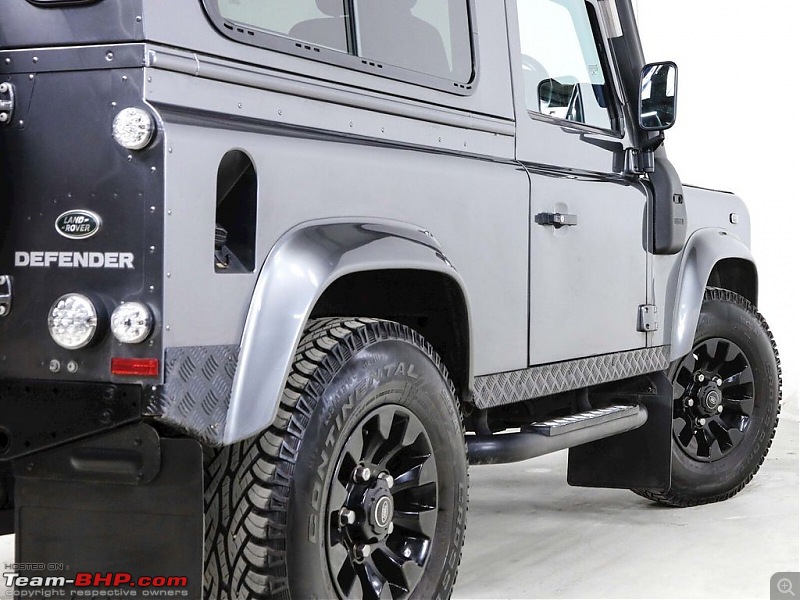 The heartbeat of BlackPearl | Land Rover Defender 90 Review-side_steps.jpg