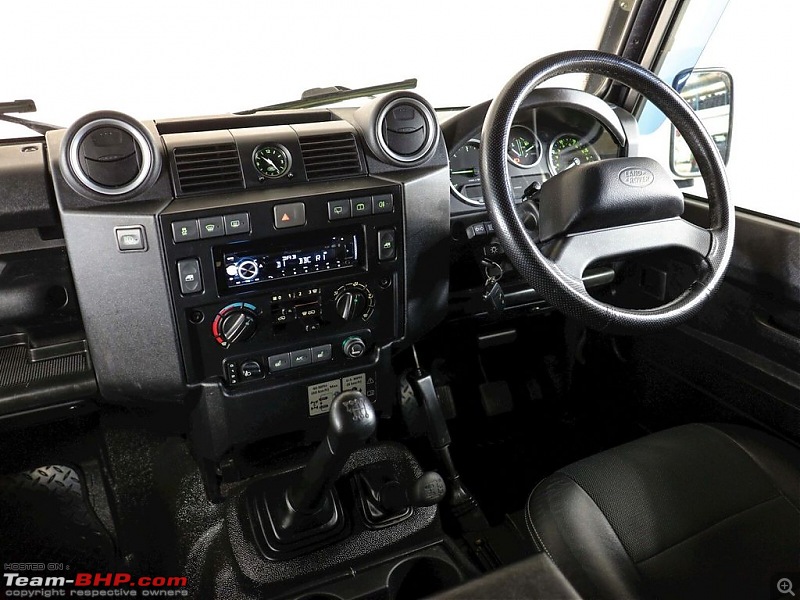 The heartbeat of BlackPearl | Land Rover Defender 90 Review-dashboard_1.jpg