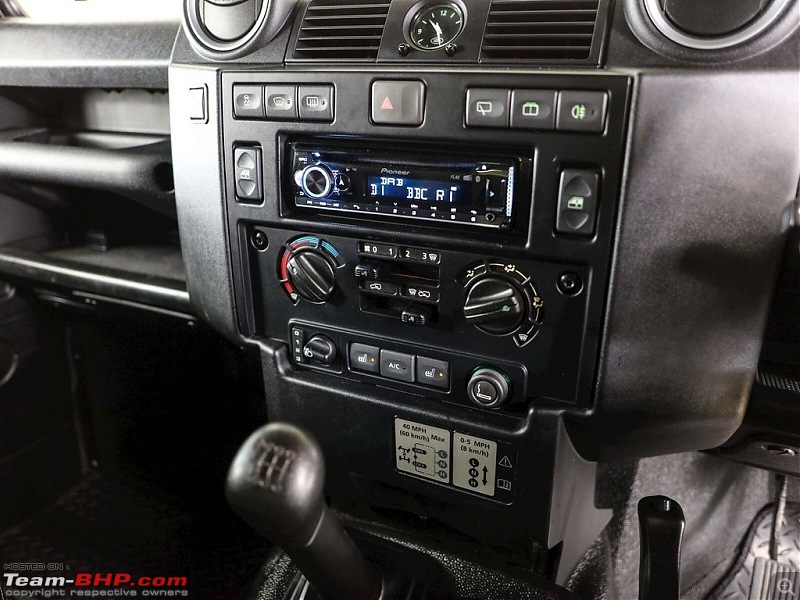 The heartbeat of BlackPearl | Land Rover Defender 90 Review-music_system.jpg
