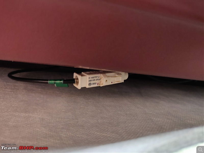 Review: Driving home our Sunset Red VW Polo Highline+ TSI Automatic-stock-fm-antenna-connector.jpg