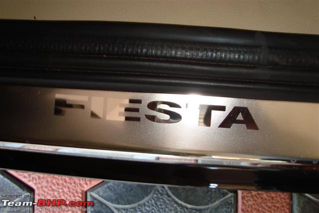 My new black Ford Fiesta-alloys-017-small.jpg
