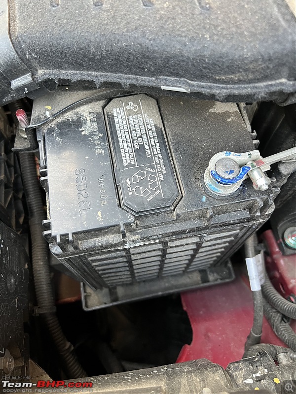 Red Rage - Mahindra XUV7OO - Initial Ownership Review-battery-spilling.jpeg