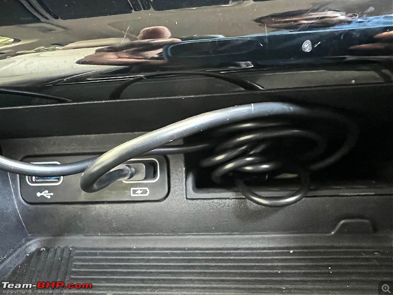 Red Rage - Mahindra XUV7OO - Initial Ownership Review-fvmessywiretuckedin.jpeg