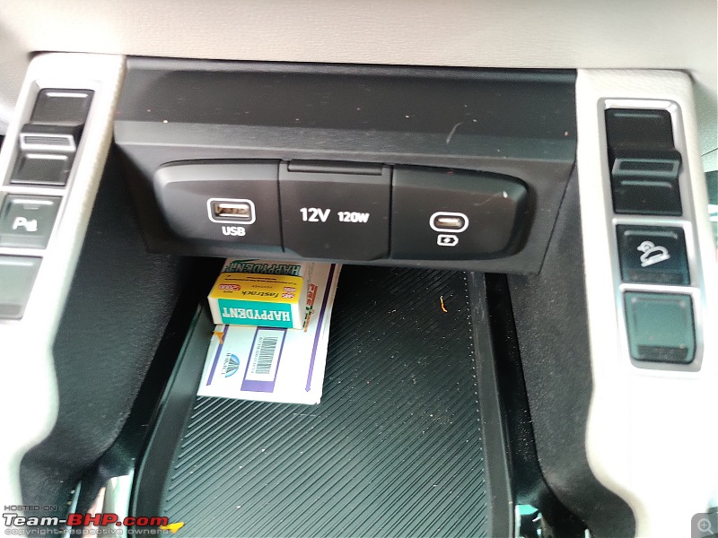 Kia Carens 1.4L Petrol Manual | Ownership Review | 20,000 kms up!-usb-charging.jpg