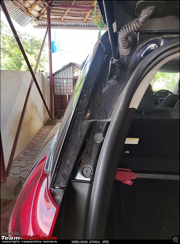 My Mahindra XUV700 AX-5 D | Ownership Review-boot-side.jpg