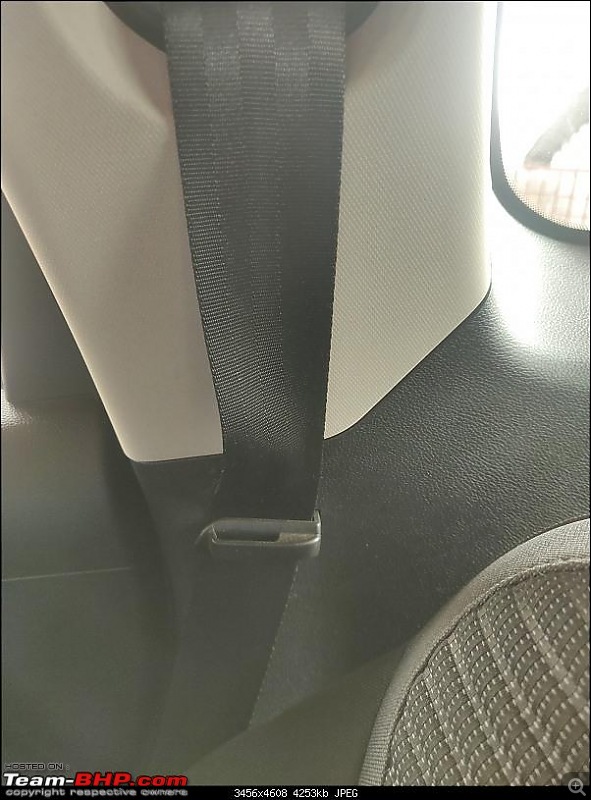 My Mahindra XUV700 AX-5 D | Ownership Review-rear-seatbelt.jpg