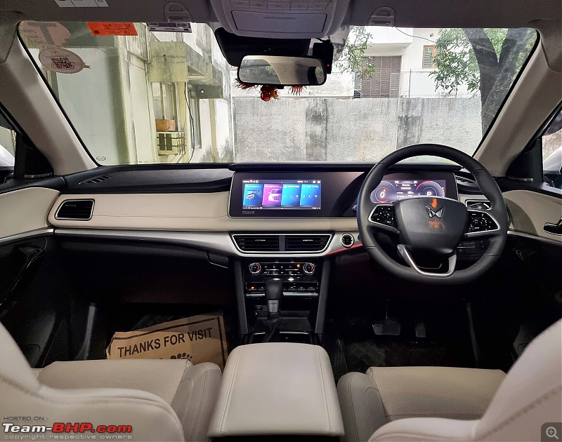 The Silver Surfer | Mahindra XUV700 (AX7L D AT) | Ownership Review-1-mahindra-xuv700-dash.jpg