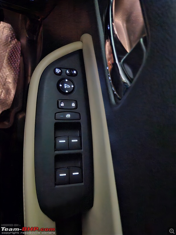 My 2023 Honda City ZX CVT Facelift Ownership Review-window-switches.jpg