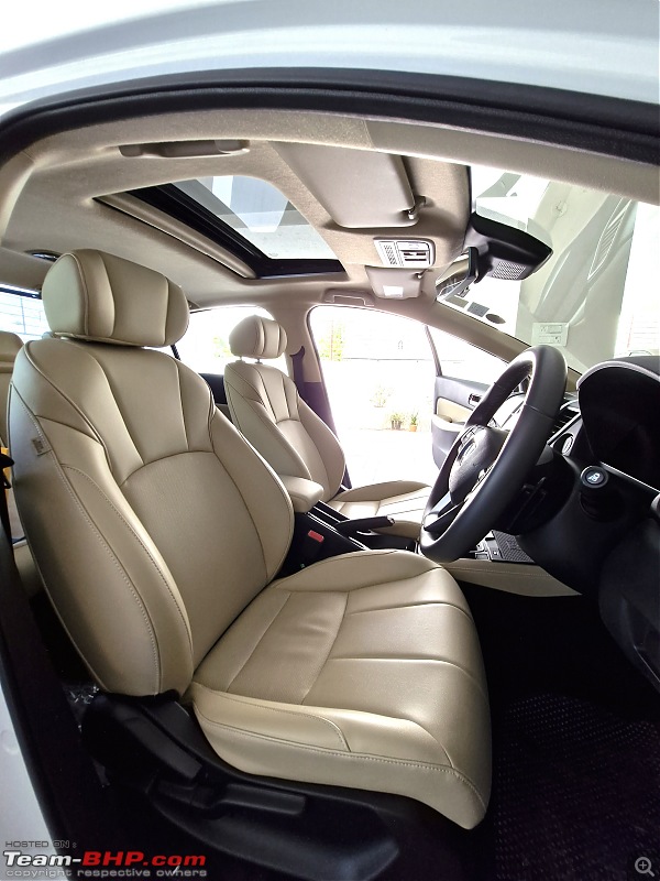 My 2023 Honda City ZX CVT Facelift Ownership Review-front-seats.jpg