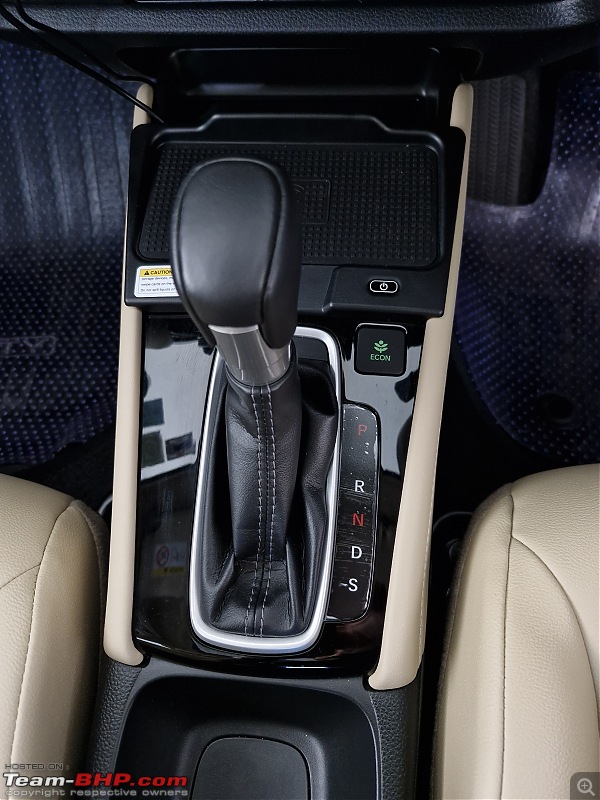 My 2023 Honda City ZX CVT Facelift Ownership Review-gear-stick.jpg