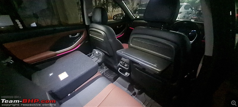 My New Hyundai Alcazar 1.5L Turbo-Petrol DCT-tray-table.jpg