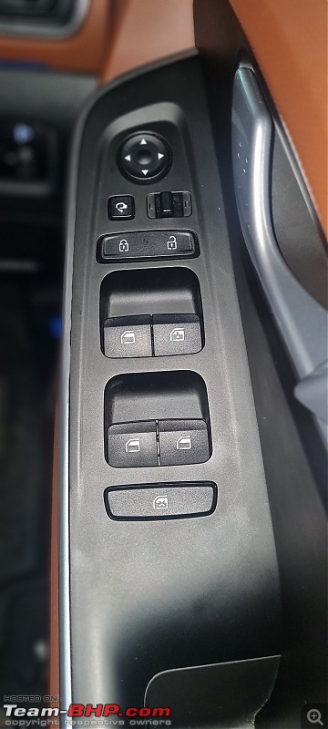My New Hyundai Alcazar 1.5L Turbo-Petrol DCT-drive-side-controls.jpg