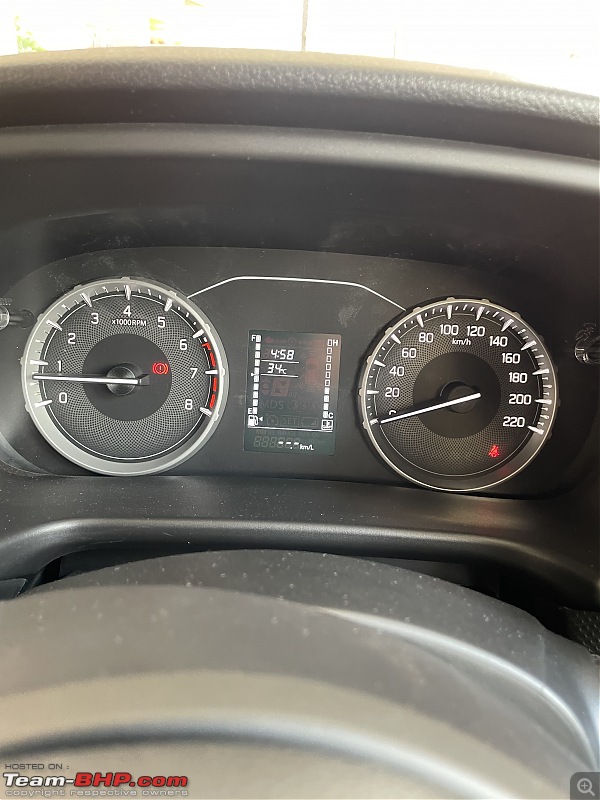 Maruti Brezza VXi MT Review | The Yellow Eyed Buoi-img_2545.jpg
