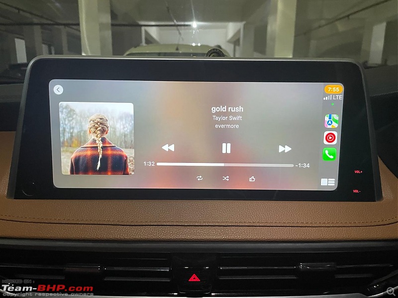 MG Gloster Review | Ownership Report-carplay-big.jpeg