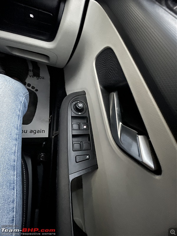 Head-bobbing tales | Story of our Tata Altroz DCA | EDIT: 2 years & 1 month and 14,000 km completed!-switches.jpg