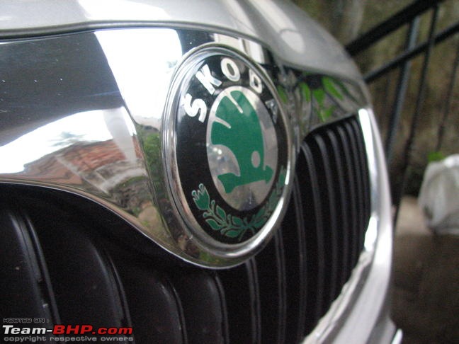 Skoda "The Tank" Fabia, Ambiente Petrol-badge.jpg