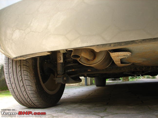 Skoda "The Tank" Fabia, Ambiente Petrol-exhaust.jpg