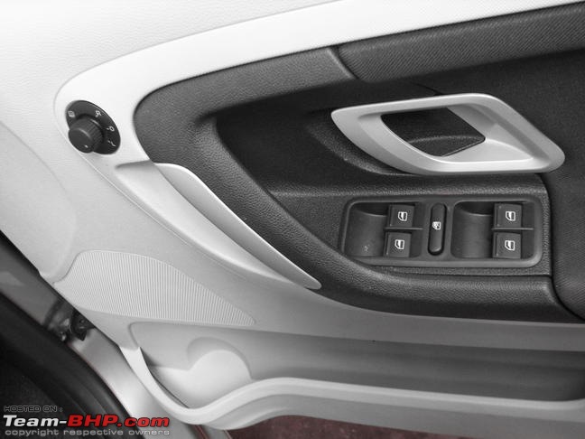 Skoda "The Tank" Fabia, Ambiente Petrol-door.jpg