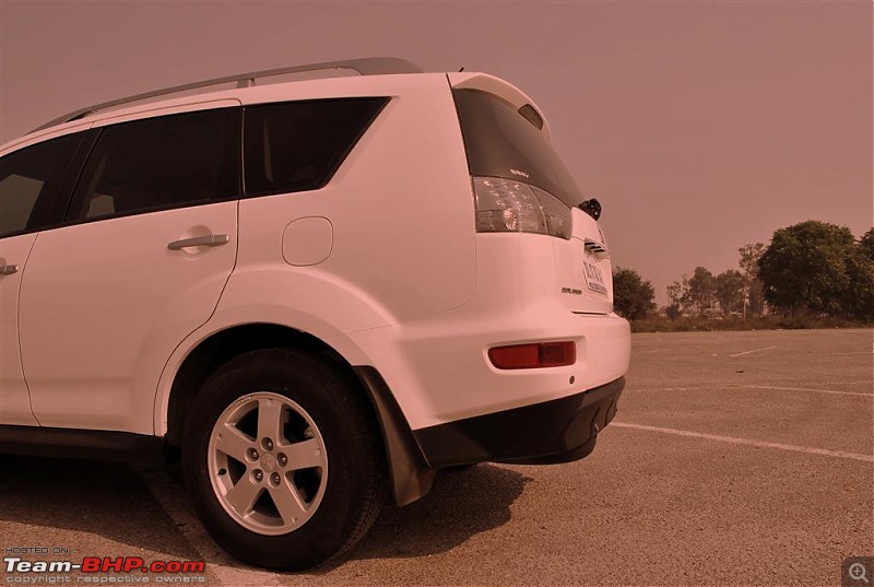 My 2010 Mitsubishi Outlander  Vogue White & Aggressive-dsc_0433-large.jpg