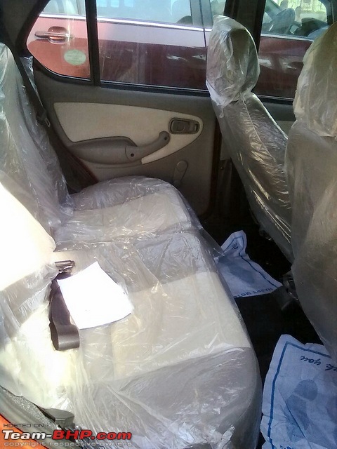 Quick First Drive: Tata Indica E-V2 CR4 LS-indica_ev2_rearseats.jpg