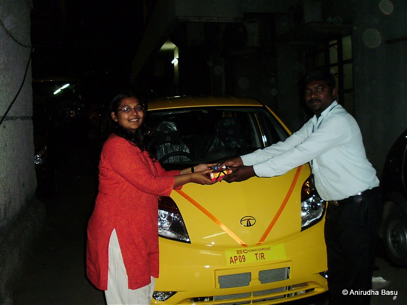 BackSeat Driver graduates with Khushiyon Ki Chaabi (Tata Nano)!!-p4010098.jpg