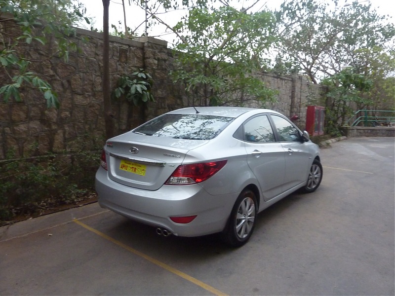 Hyundai Fluidic Verna 1.6 VTVT SX (Option)-p1060433.jpg