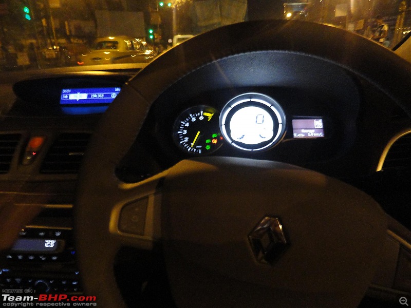 Driving under inFLUENCE - The stunning new Renault Fluence-insturment-panel-night.jpg