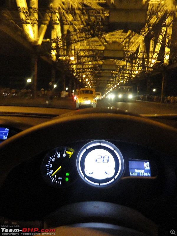 Driving under inFLUENCE - The stunning new Renault Fluence-lcd-instrument-cluster.jpg