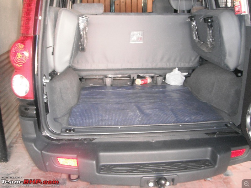 Team-BHP's first Mahindra Scorpio LX 4WD-seatfolded.jpg