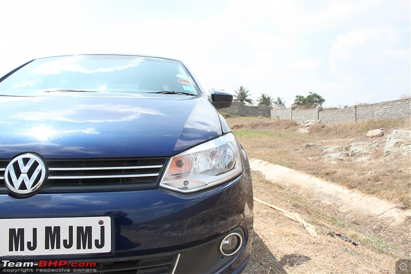 Shadow Blue Diamond - VW Vento TDI HL-front_right.jpg