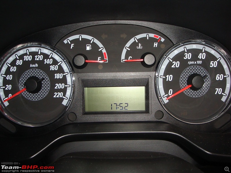 Italiano Bellezza - Fiat Grande Punto 1.3 MJD Emotion. EDIT : 2nd Service update-mid-clock.jpg