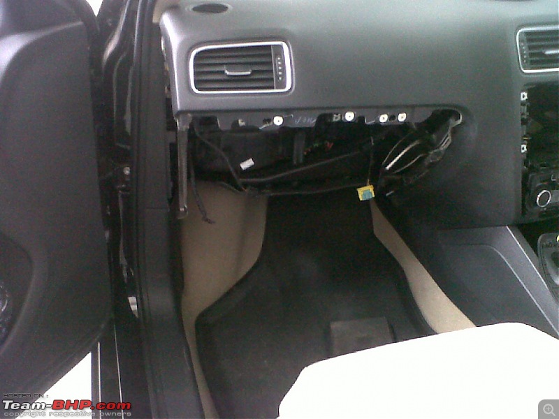 Jet Set Go! Volkswagen Jetta Highline AT. *UPDATE* 2 years and 2nd Service up-glove-box.jpg