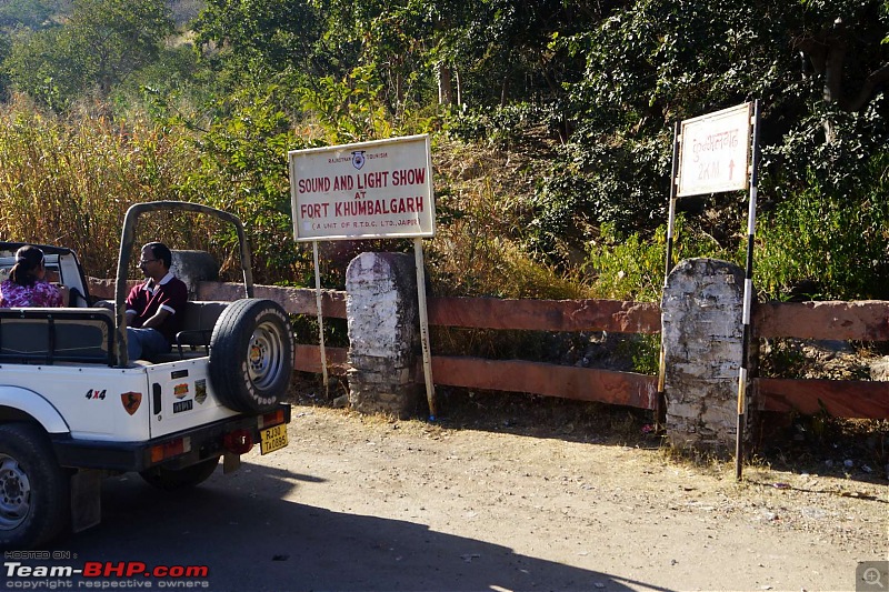 Hawk-On-Fours (H-4) Roadtrip: Kumbhalgarh & Ranakpur-fort1-8k300.jpg