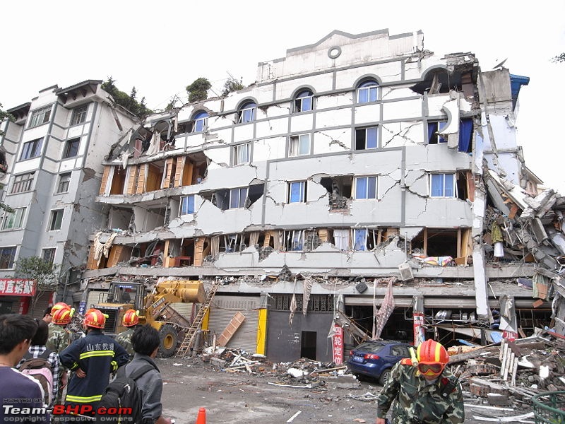 Live from China-800pxsichuan_earthquake_building_collasped.jpg