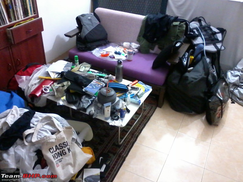 Going solo at 5 kmph - Mumbai to Goa in an inflatable kayak!-room-clutter.jpg