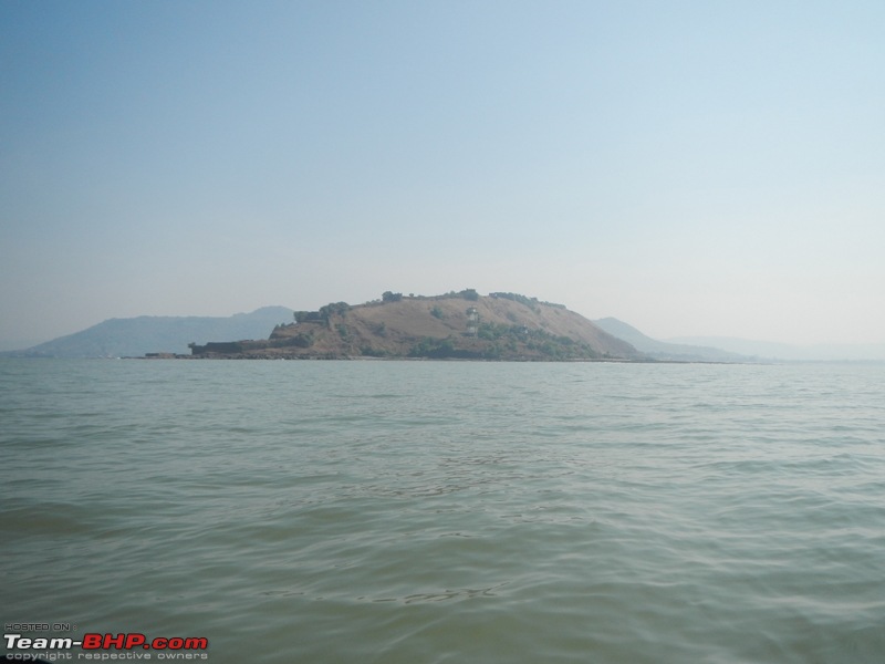 Going solo at 5 kmph - Mumbai to Goa in an inflatable kayak!-fortandlighthouse.jpg