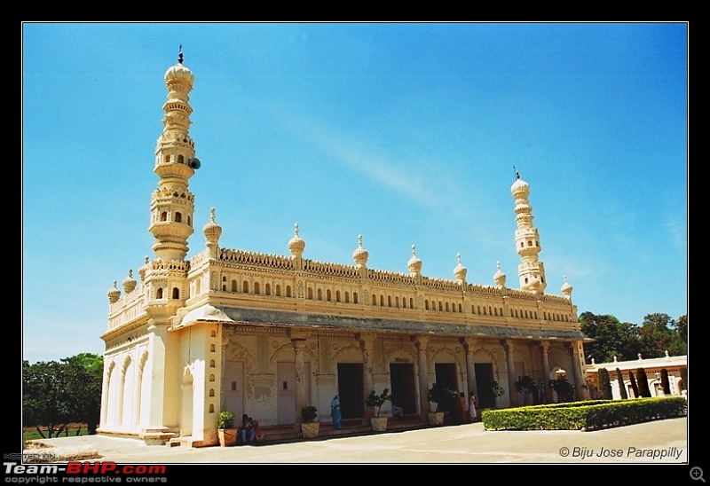 Wedding bells in the hills!::Pune-BLR-Mysore-Masinagudy-Ooty-Gudalur-Mysore-BLR-Pune-gumbaz1.jpg