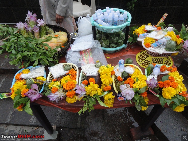 Bhimashankar  My first official Trek-74flowers-offerings-lord-shiva.jpg
