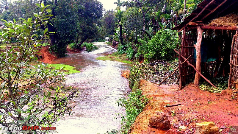 Monsoon Break 2013Hills, waterfalls and temples (Redux) : Mumbai to Karnataka-enroute-manjuguni-temple-4.jpg