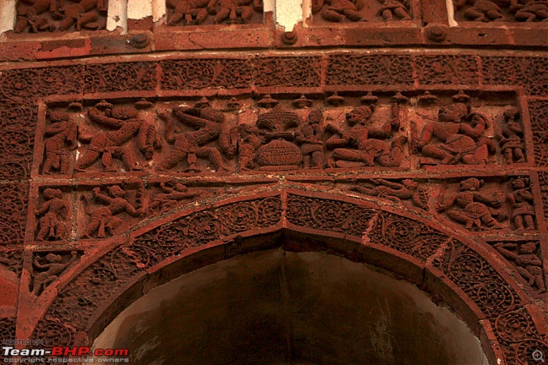 The terracotta temples of Bishnupur-arch.jpg