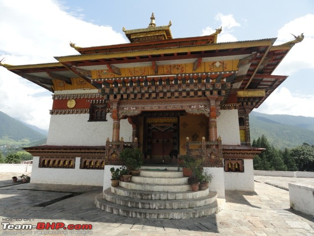 Bhutan : Mountains, Monasteries, Monks and more...-dsc07663-small.jpg