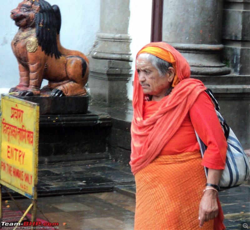 Nepal (Kathmandu and Pokhara) : Dashain, Religion, Phailin and Fun-pashupatinath-t1.jpg
